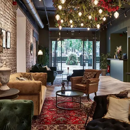 Urban Yard Hotel