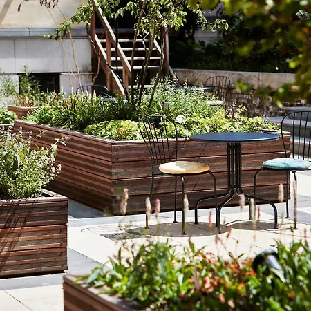 Urban Yard Hotel